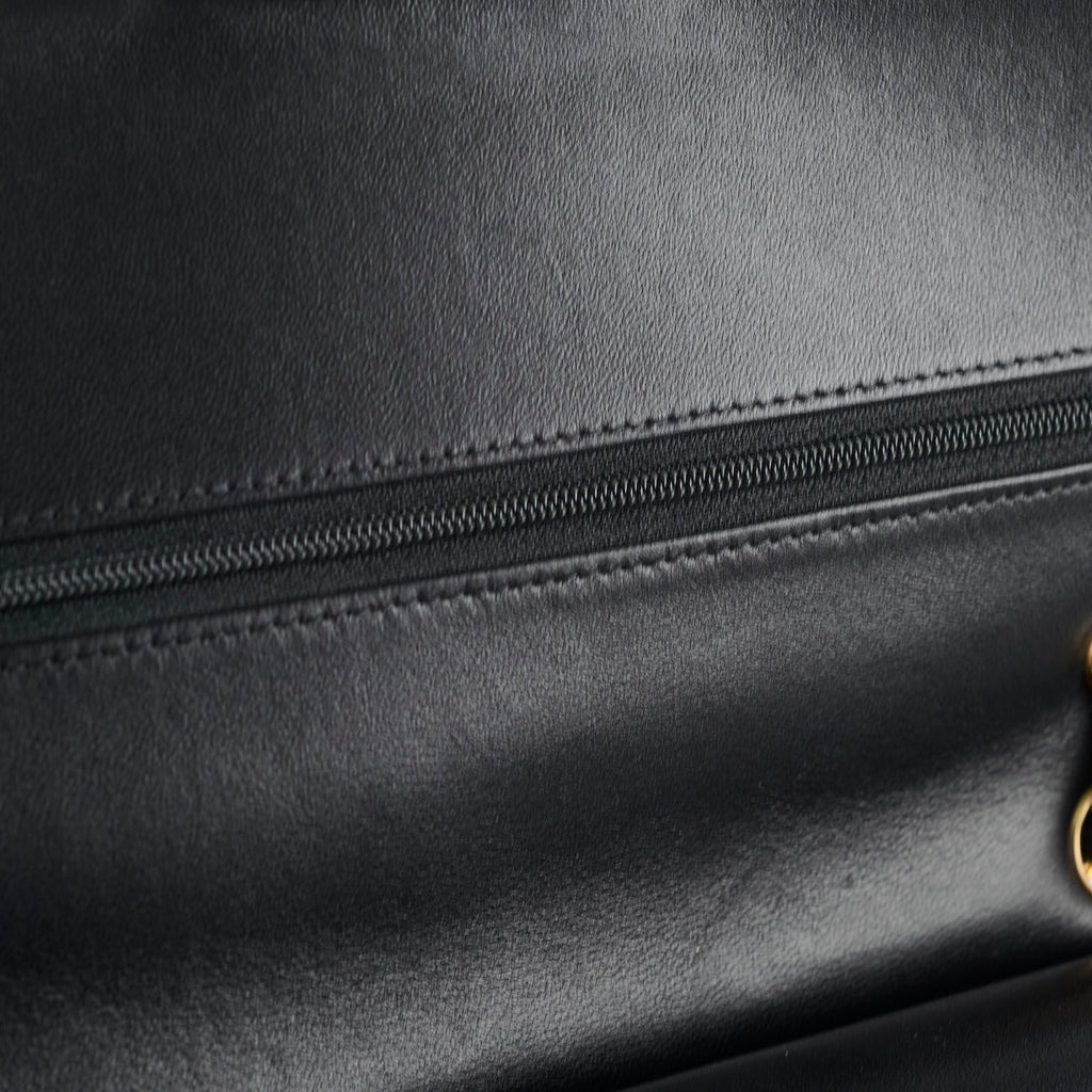 Chanel M/L Classic Flap Lambskin Black - 2026