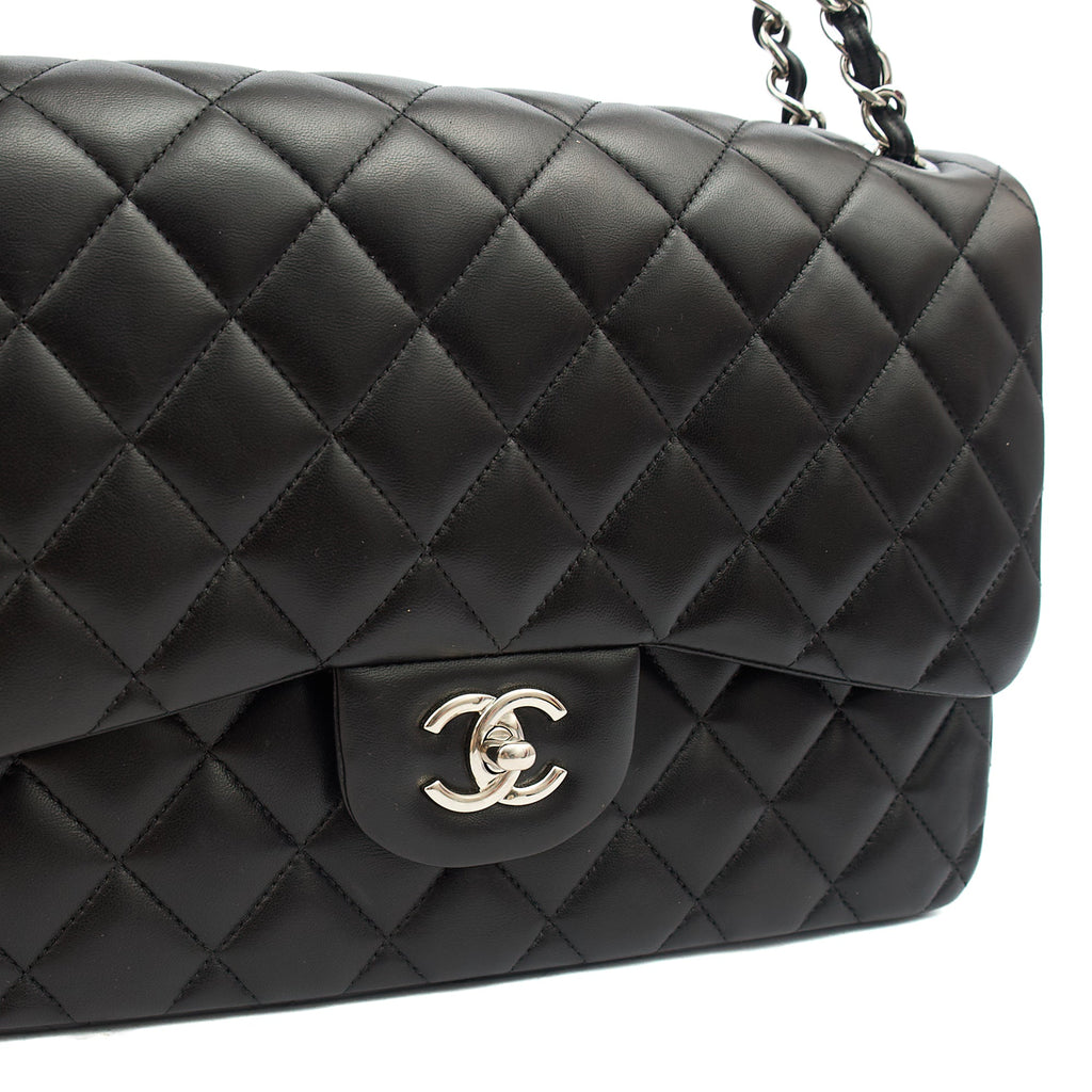 Chanel Shoulder Bag Classic Double Flap - Large in Black, Lambskin Leather