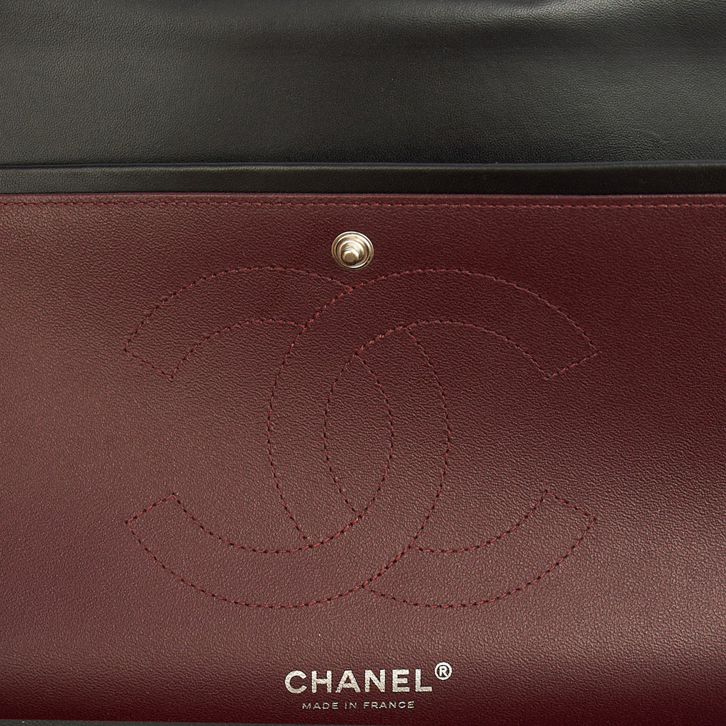 Chanel Shoulder Bag Classic Double Flap - Large in Black, Lambskin Leather