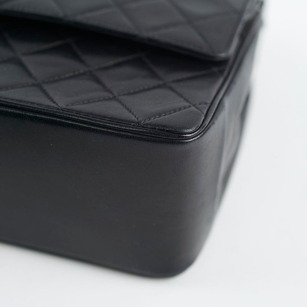 Chanel Vintage Medium Classic Flap Bag Black