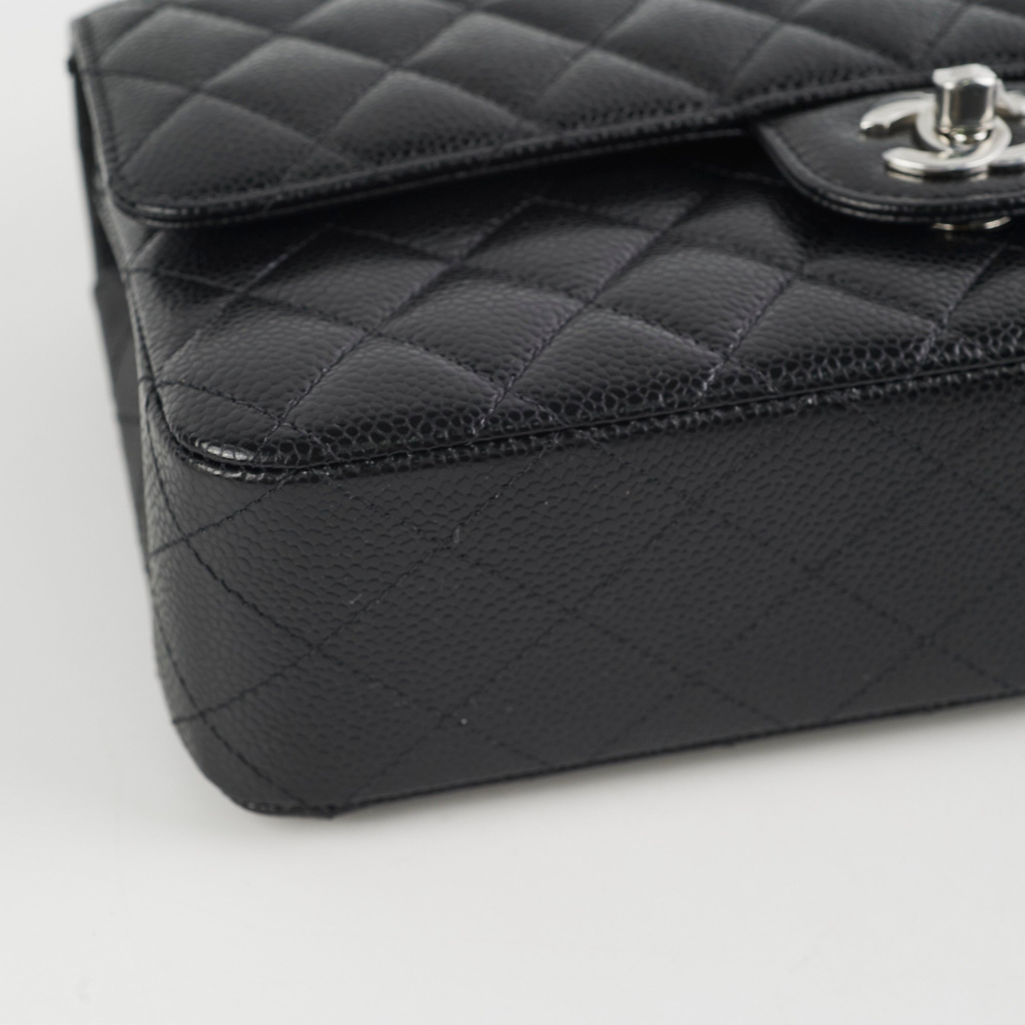 Chanel Medium Classic Flap Caviar Black (Microchip)