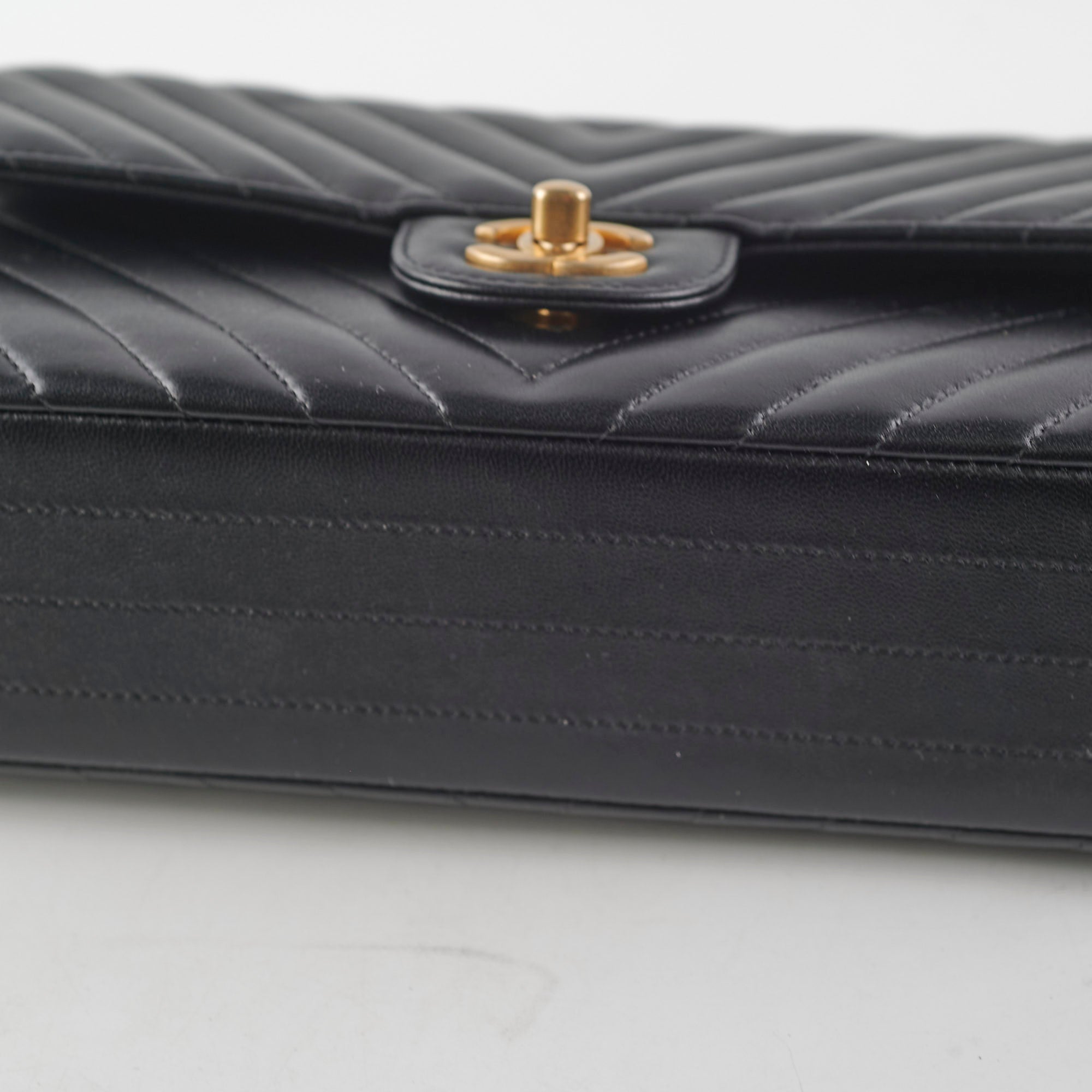 Chanel Medium/Large Classic Flap Chevron