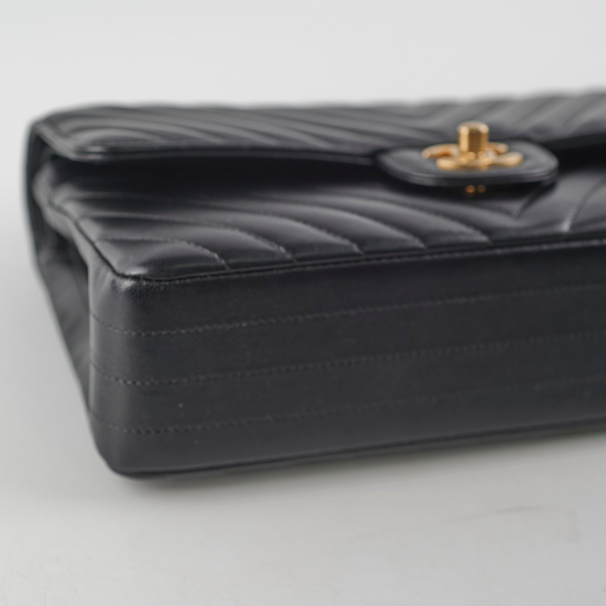 Chanel Medium/Large Classic Flap Chevron