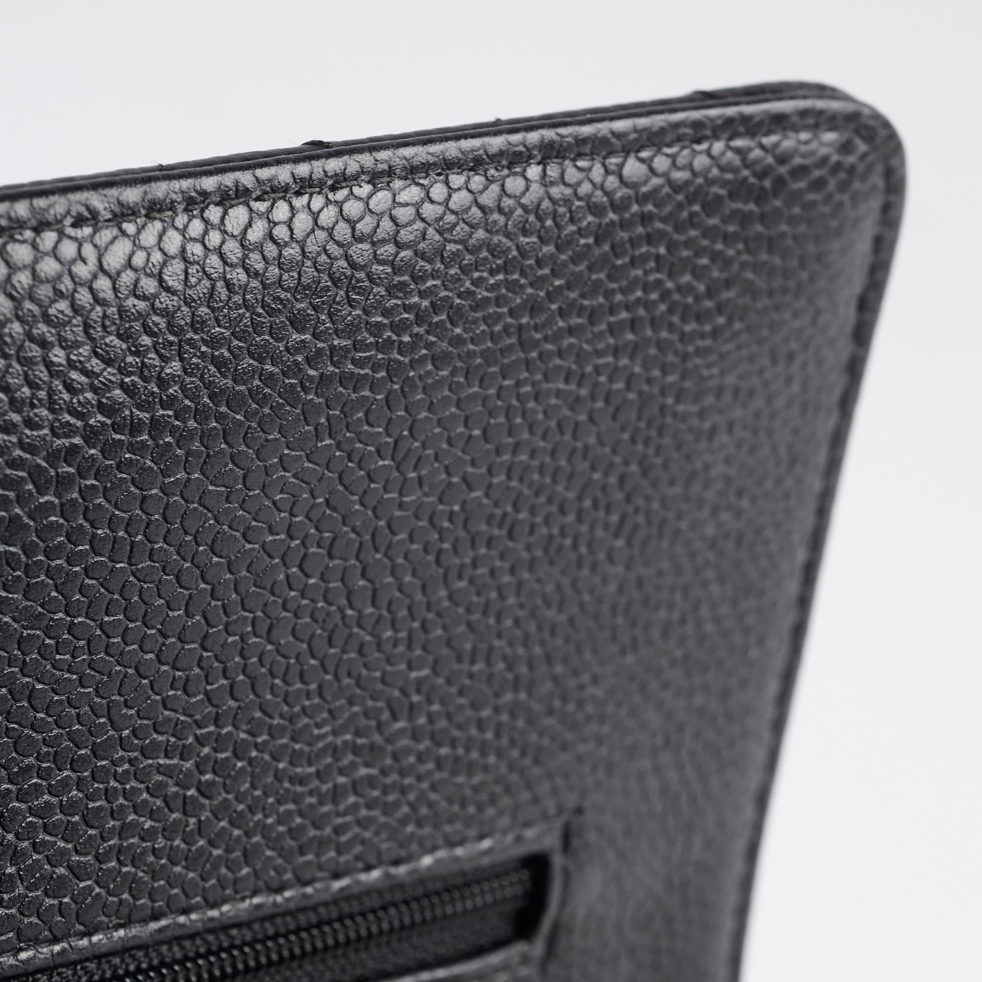 Chanel Caviar Medium/Large Classic Flap GHW Series 20