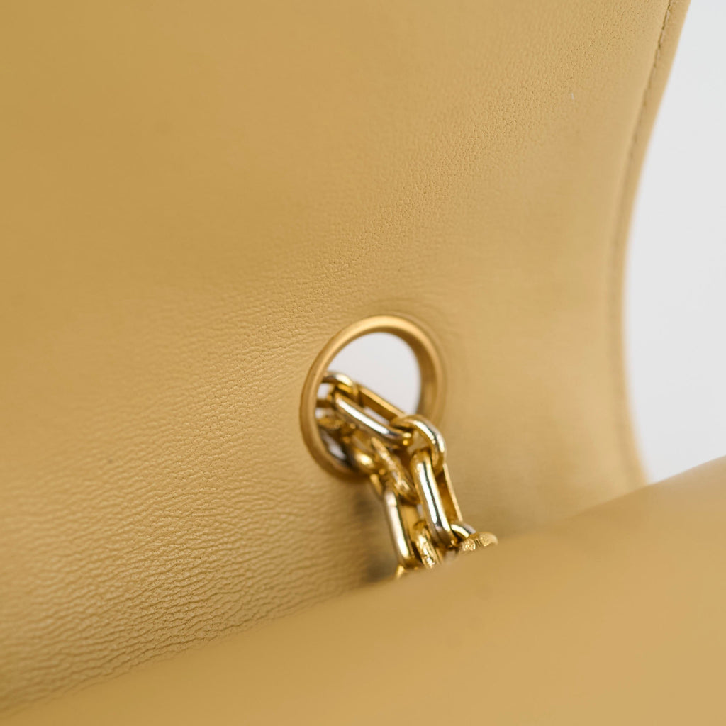 Chanel Vintage 24k M/L Classic Flap Beige
