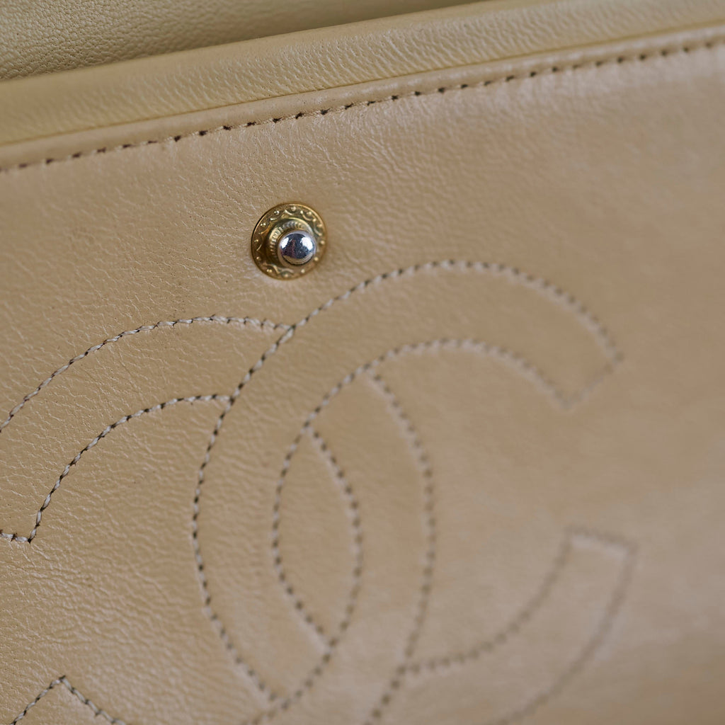 Chanel Vintage 24k M/L Classic Flap Beige
