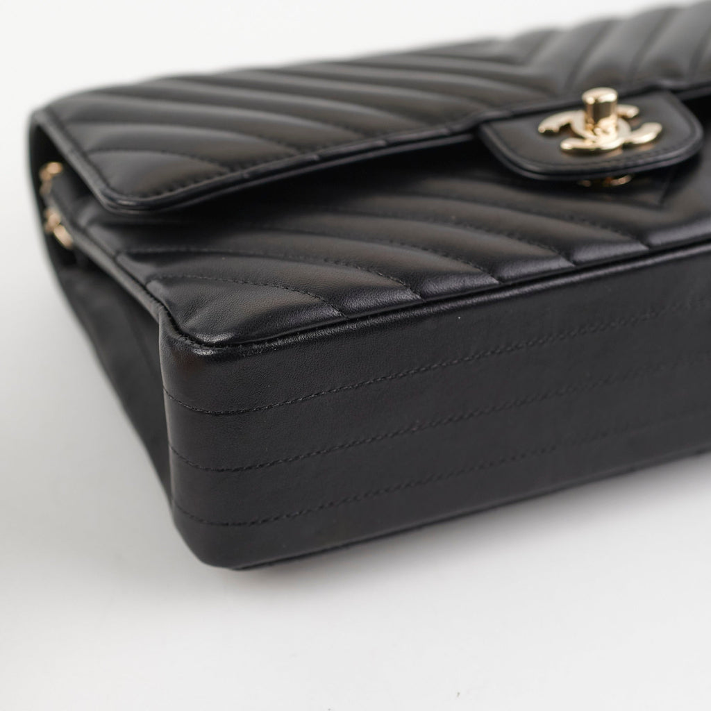 Chanel Medium/Large Chevron Classic Flap Black