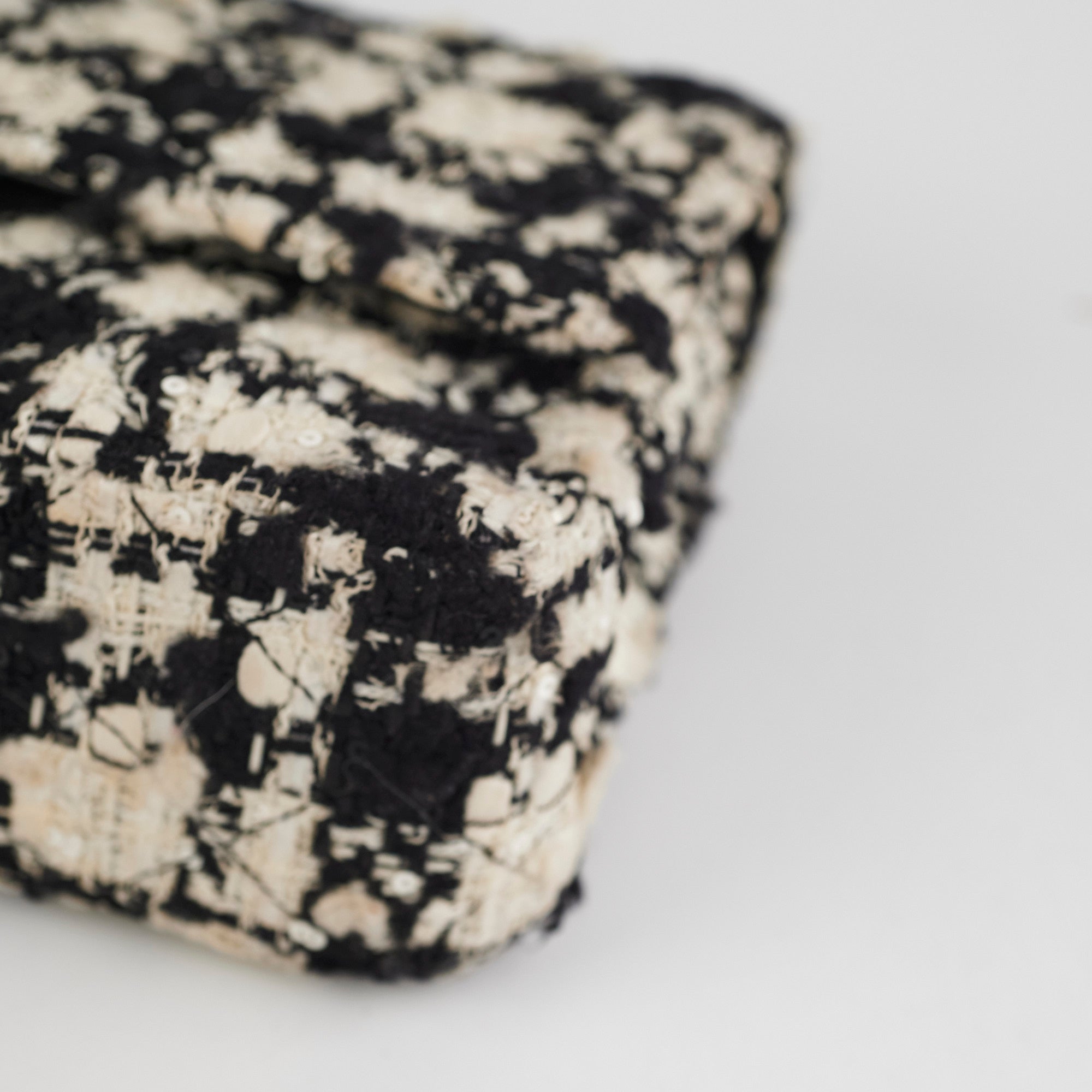 Chanel Classic Flap M/L Tweed Sequin Black