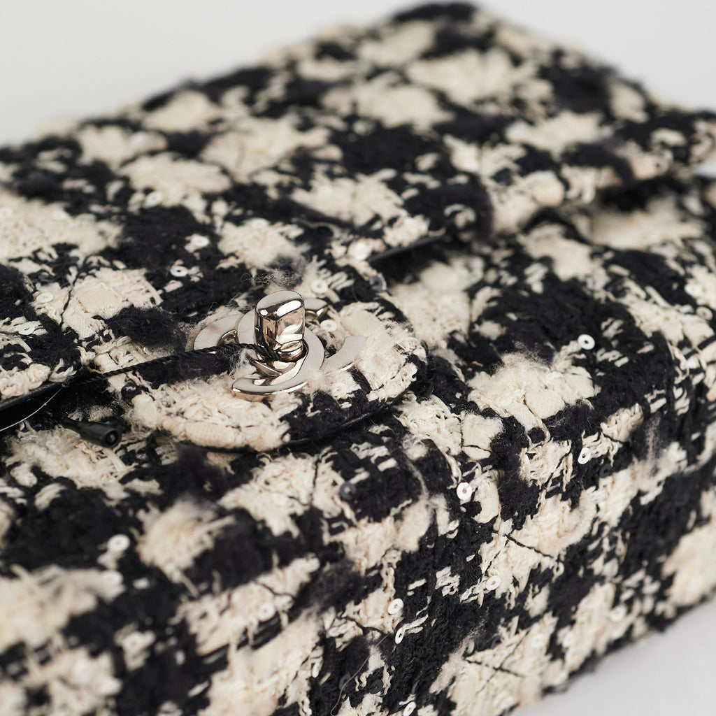 Chanel Classic Flap M/L Tweed Sequin Black