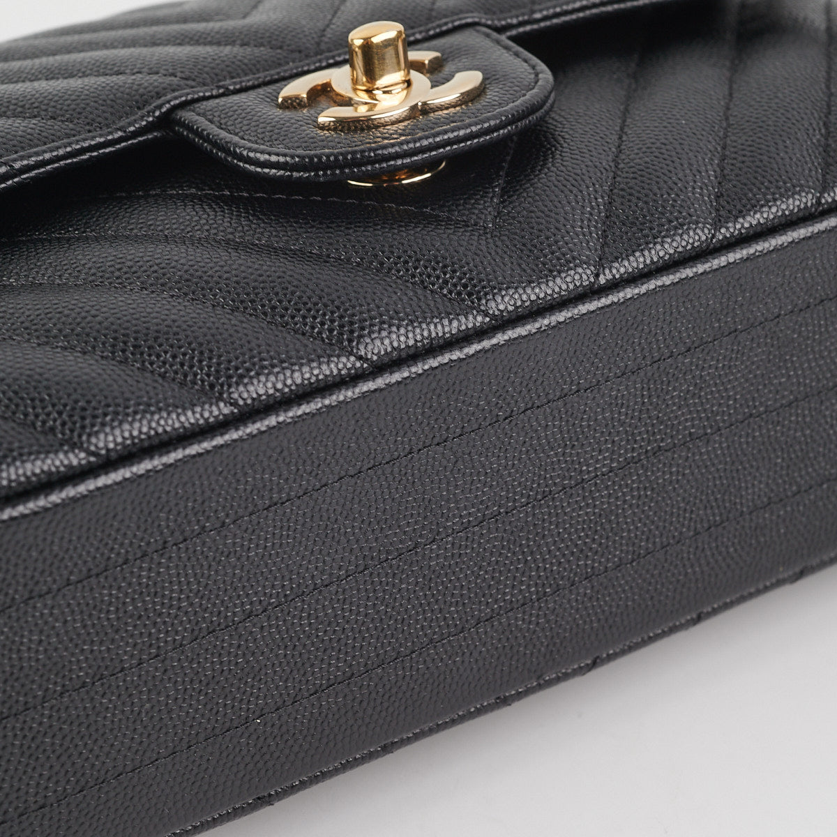 Chanel Classic Flap Medium/Large Chevron Caviar Black