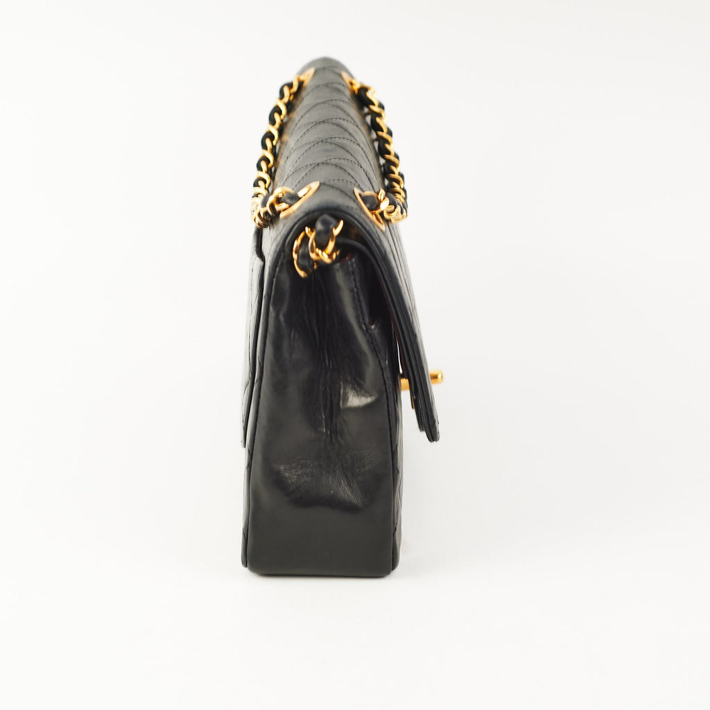 Chanel Vintage Quilted Medium/Large Classic Flap Black