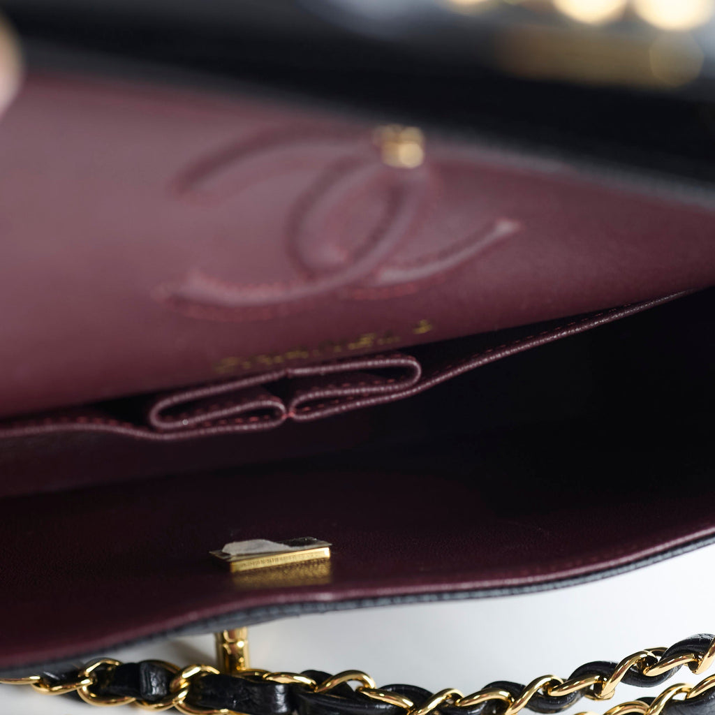 Chanel Small Classic Flap Caviar Black Hold