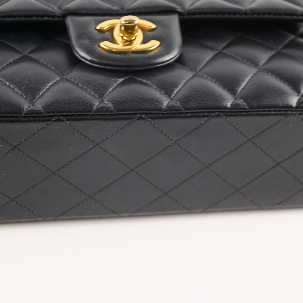 Chanel Lambskin Medium Classic Flap Black