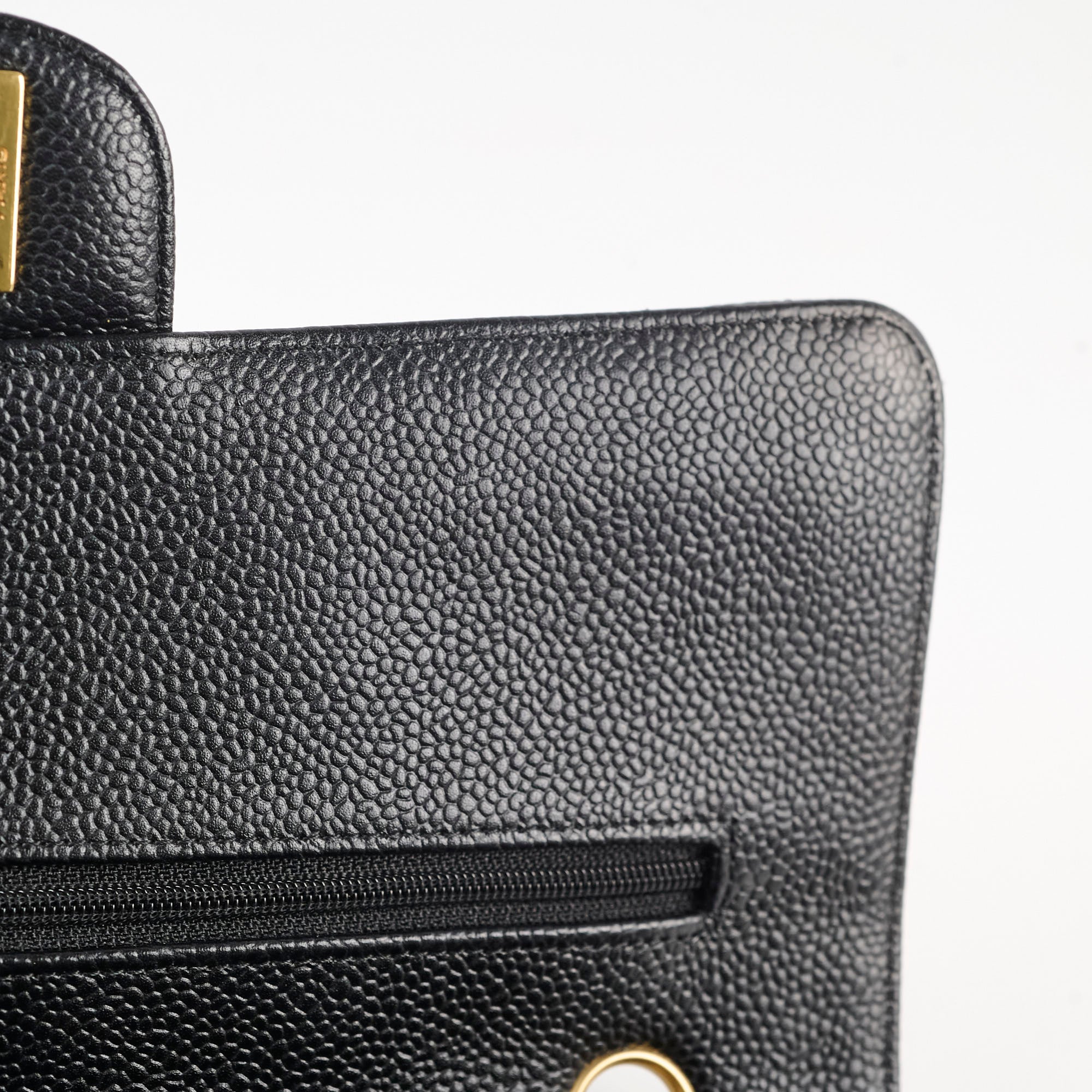 Chanel Caviar Medium Medium/Large Classic Flap