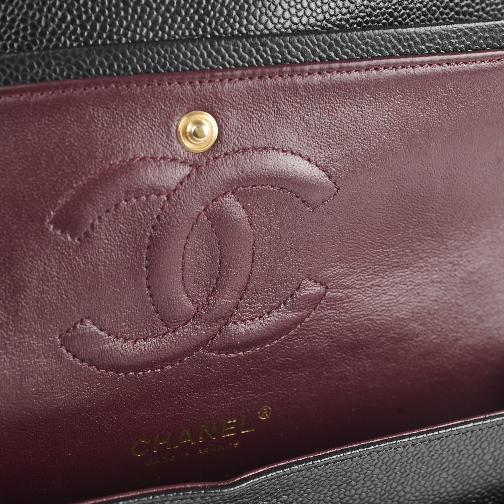 Chanel Caviar Medium Medium/Large Classic Flap