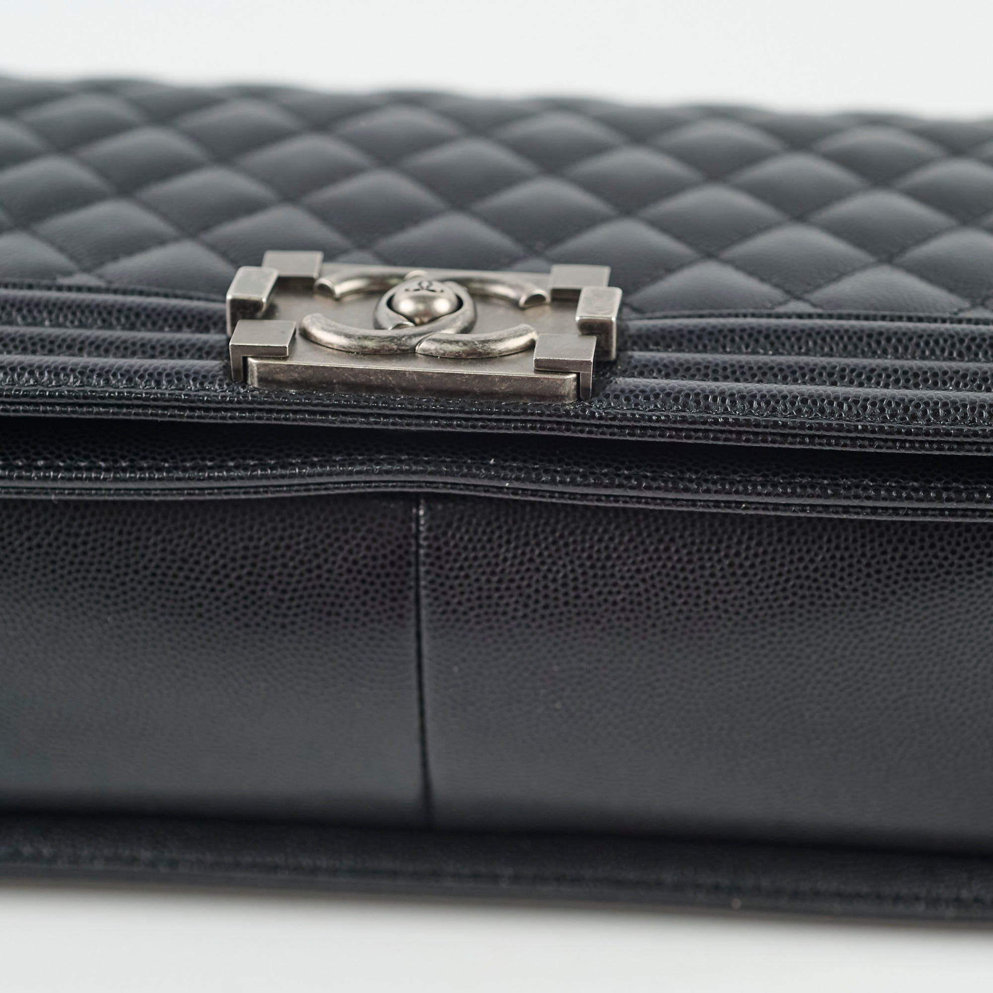 Chanel Old Medium Classic Flap Black Caviar Ruthenium HW (microchip)