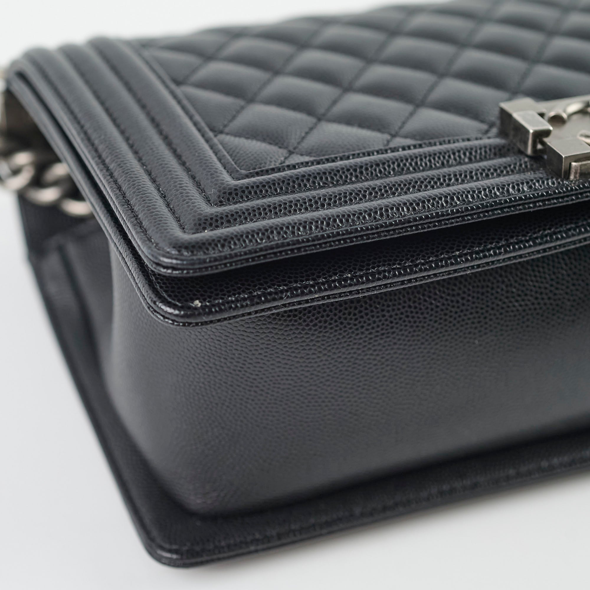 Chanel Old Medium Classic Flap Black Caviar Ruthenium HW (microchip)