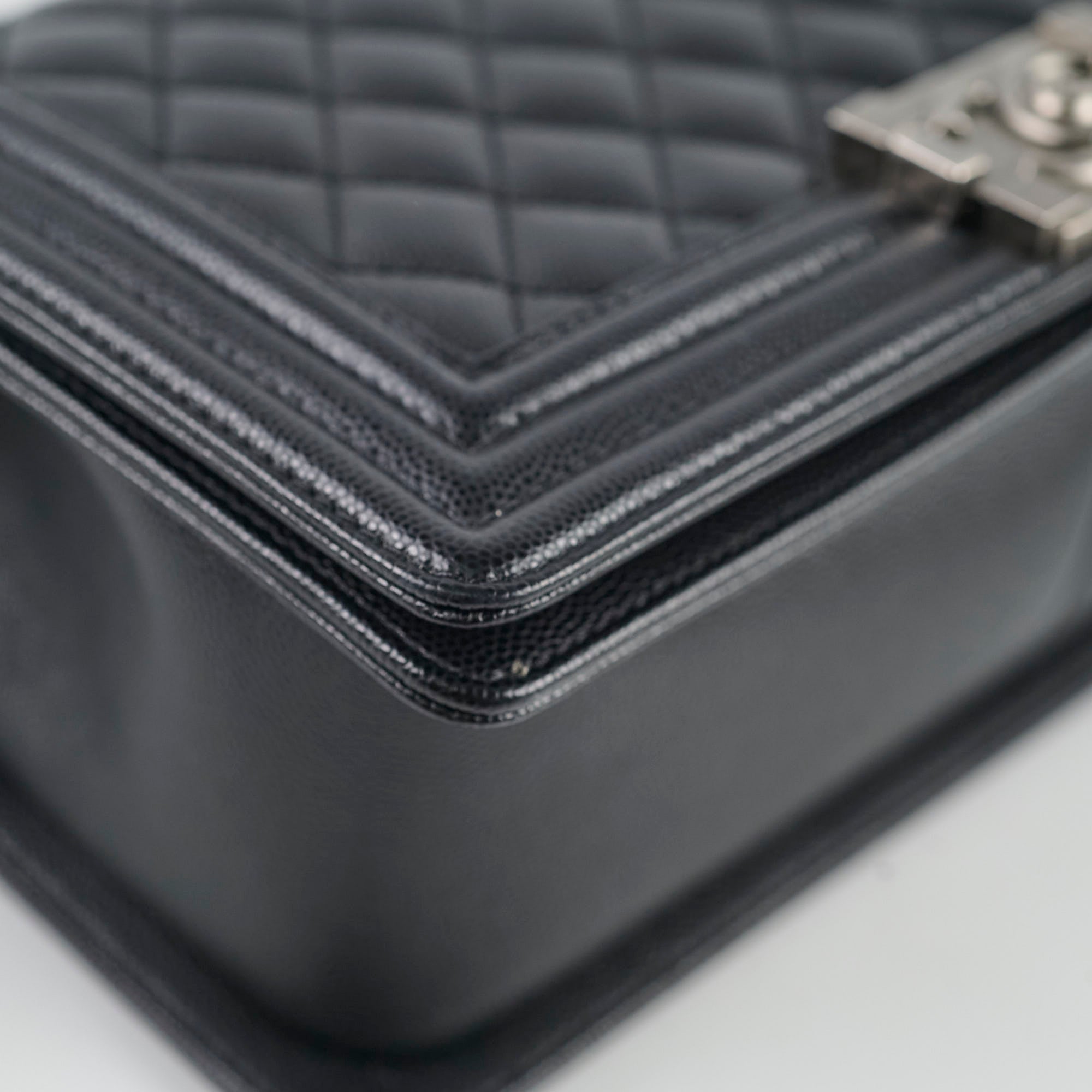 Chanel Old Medium Classic Flap Black Caviar Ruthenium HW (microchip)