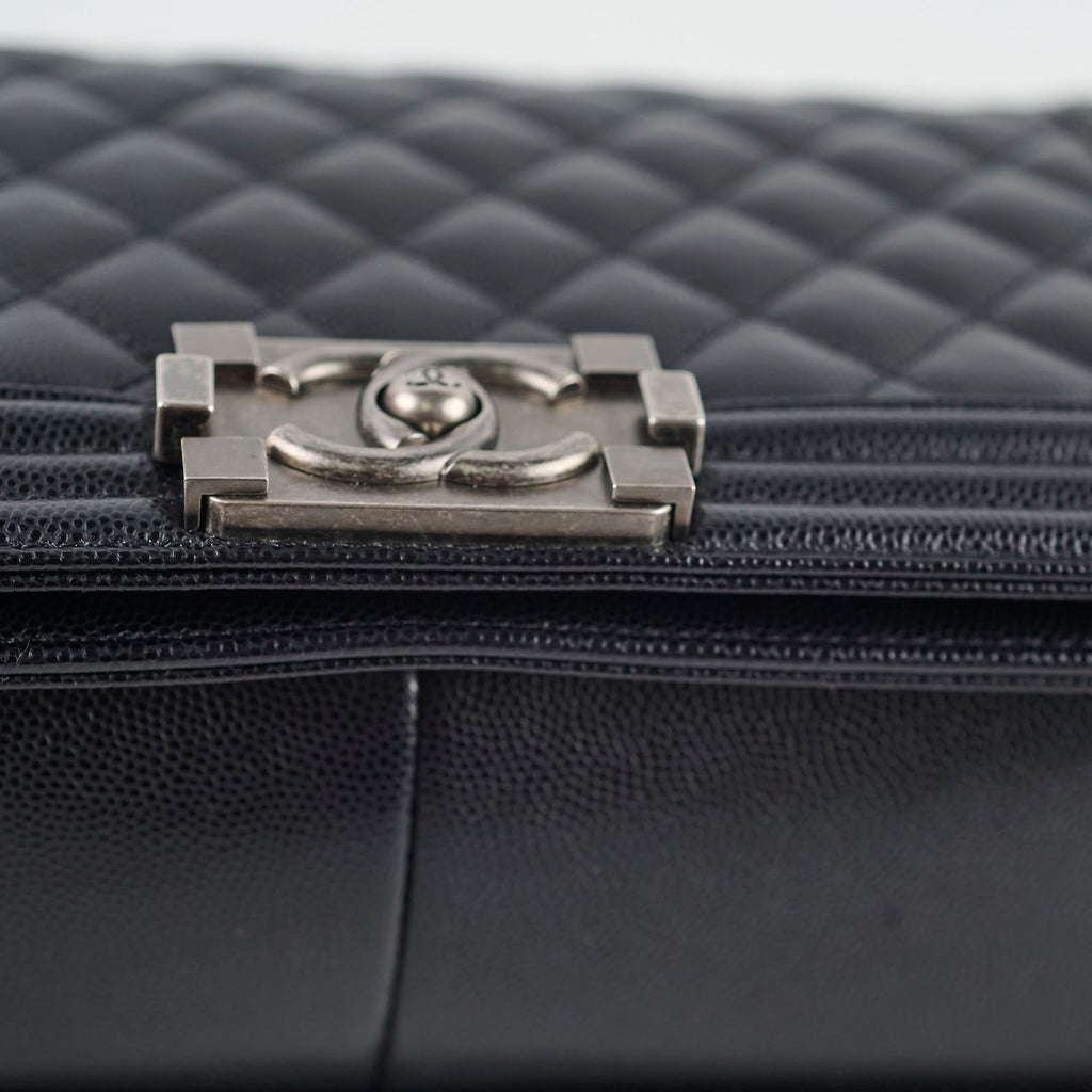 Chanel Old Medium Classic Flap Black Caviar Ruthenium HW (microchip)