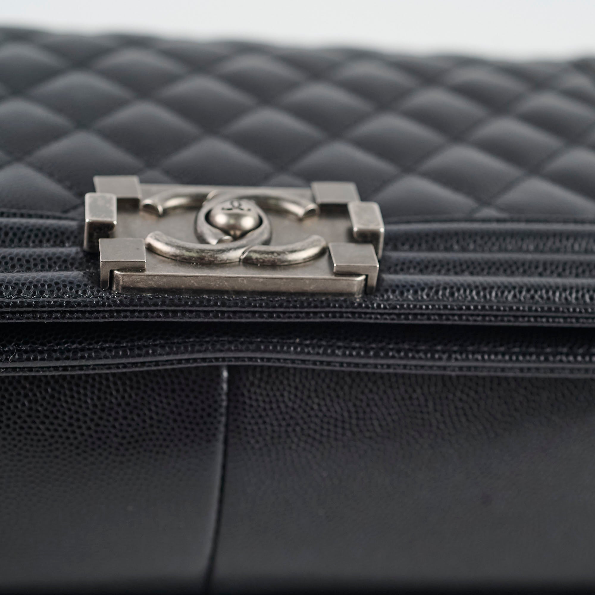 Chanel Old Medium Classic Flap Black Caviar Ruthenium HW (microchip)