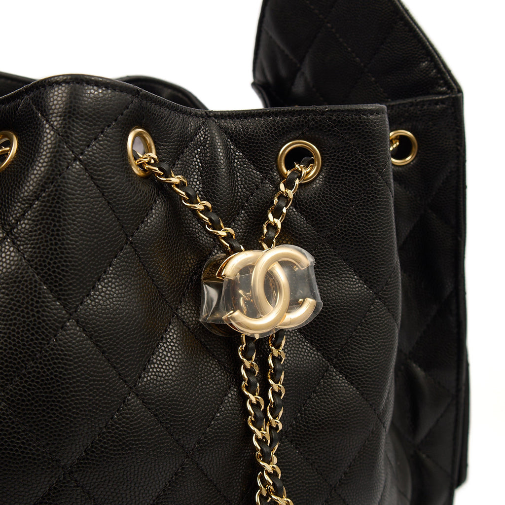 Chanel 25 - Medium in Black, Caviar Leather