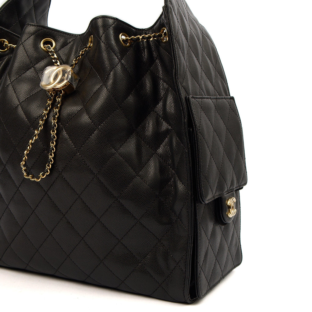 Chanel 25 - Medium in Black, Caviar Leather
