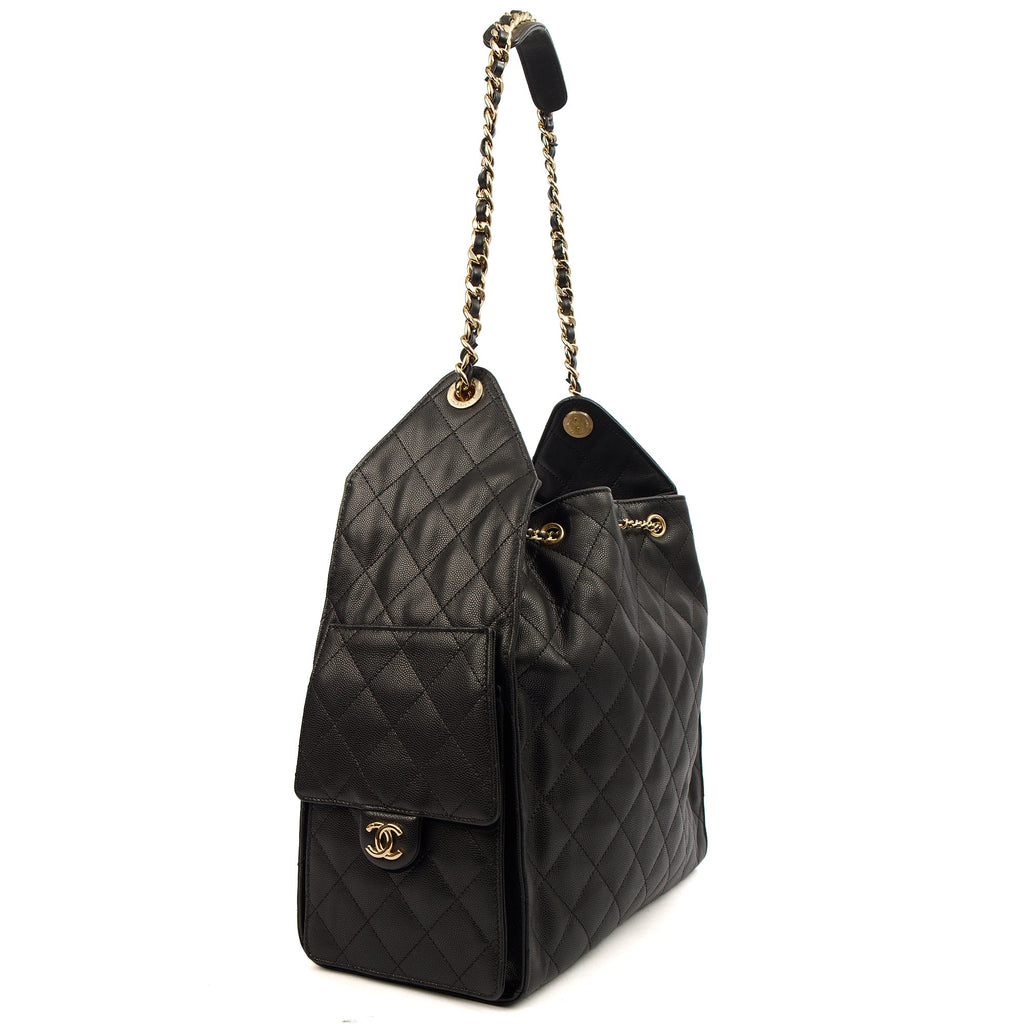 Chanel 25 - Medium in Black, Caviar Leather