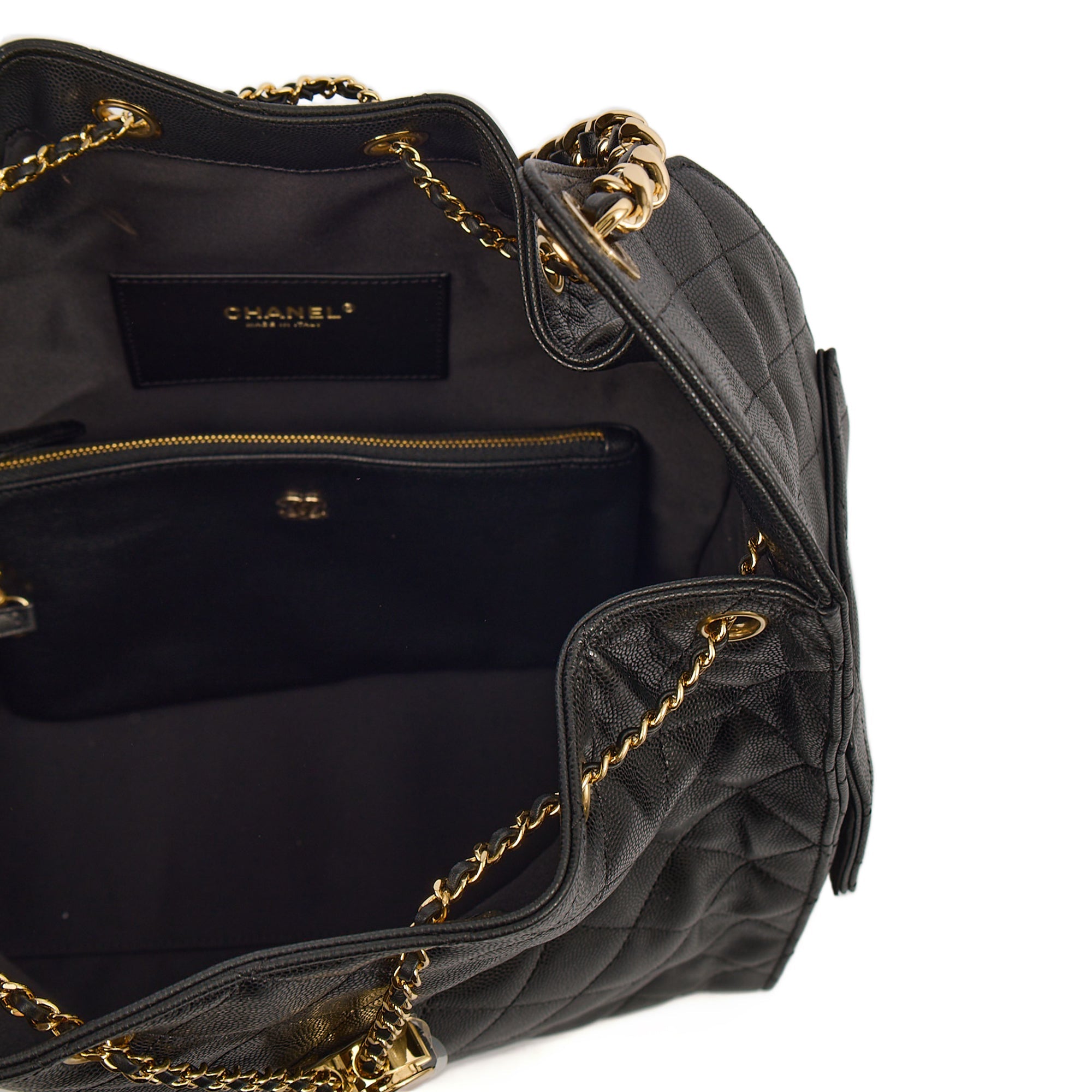 Chanel 25 - Medium in Black, Caviar Leather