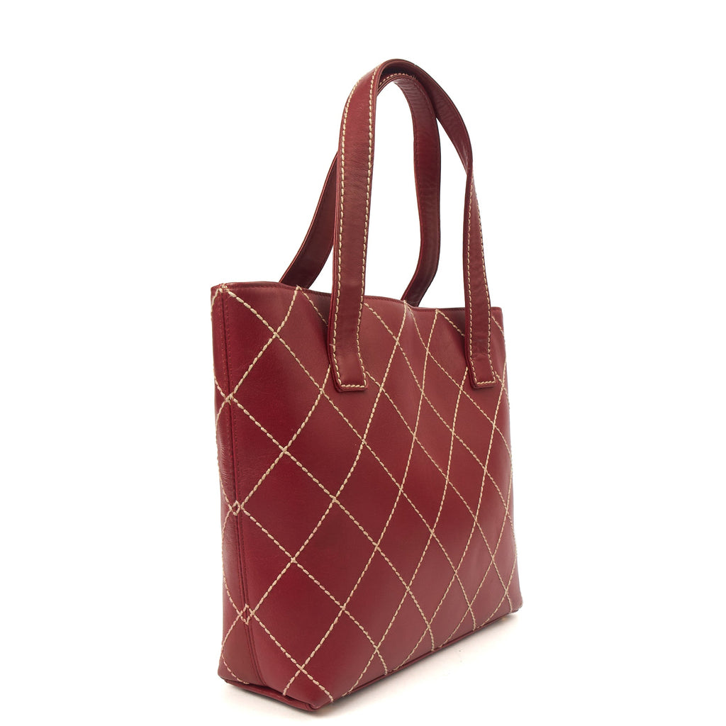 Chanel Tote Vintage Tote in Red, Calfskin Leather
