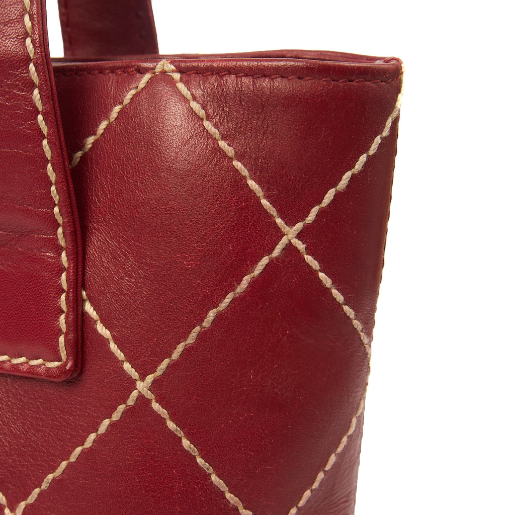 Chanel Tote Vintage Tote in Red, Calfskin Leather