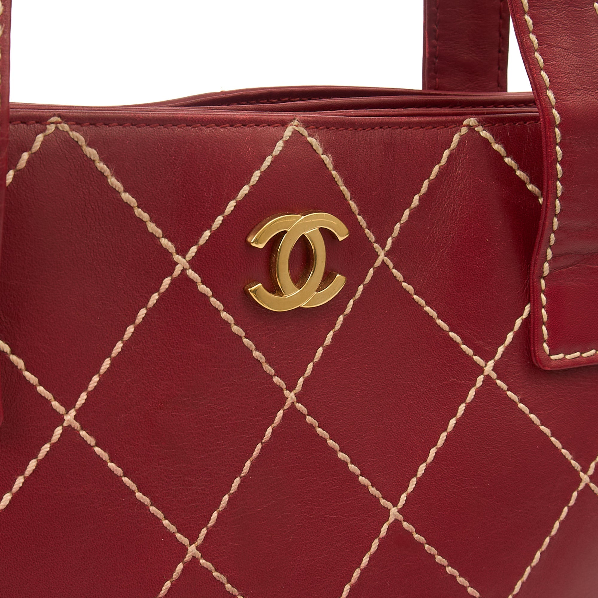 Chanel Tote Vintage Tote in Red, Calfskin Leather