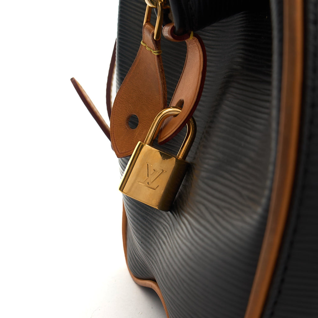 Louis Vuitton Top Handle Doc bag in Black, Epi Leather