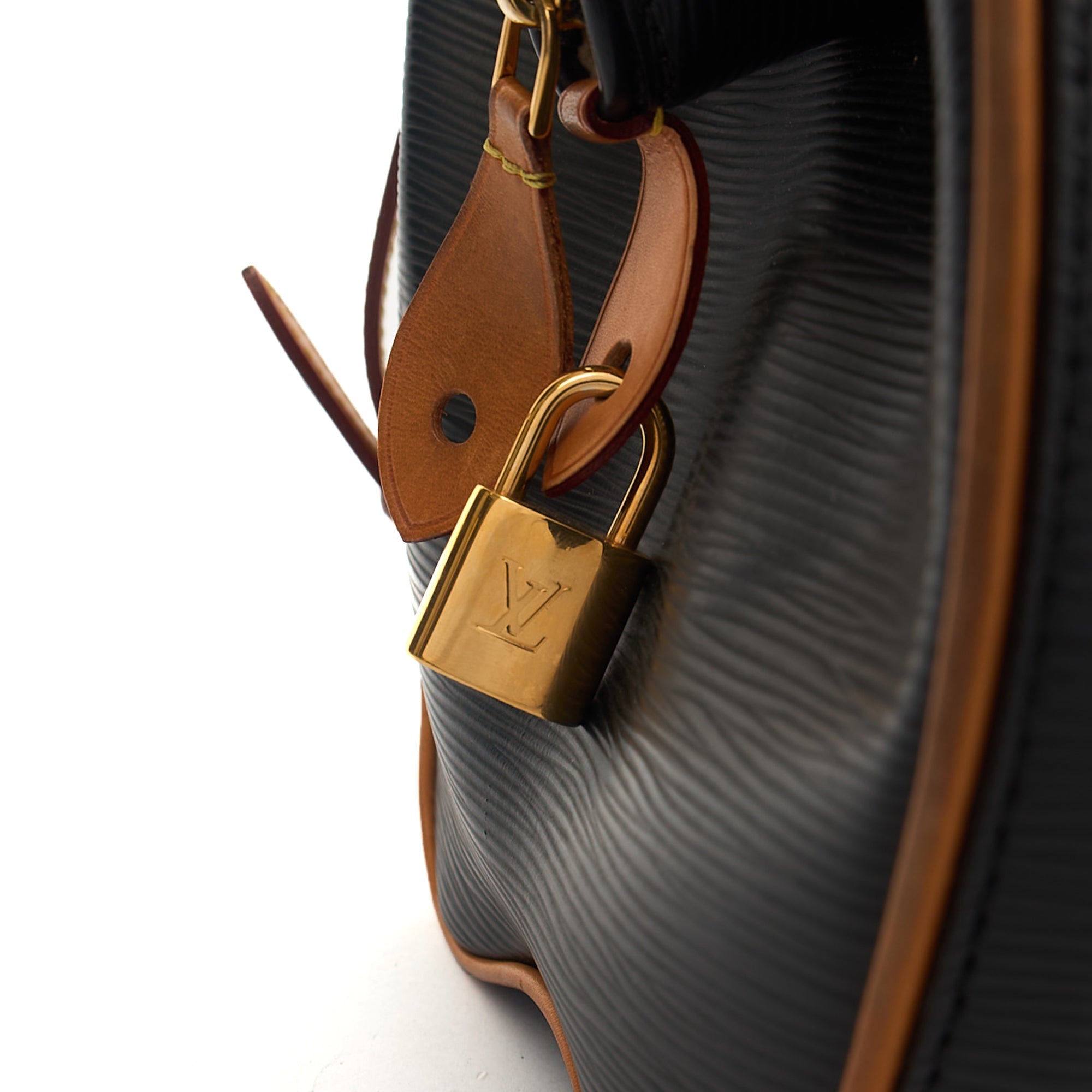 Louis Vuitton Top Handle Doc bag in Black, Epi Leather