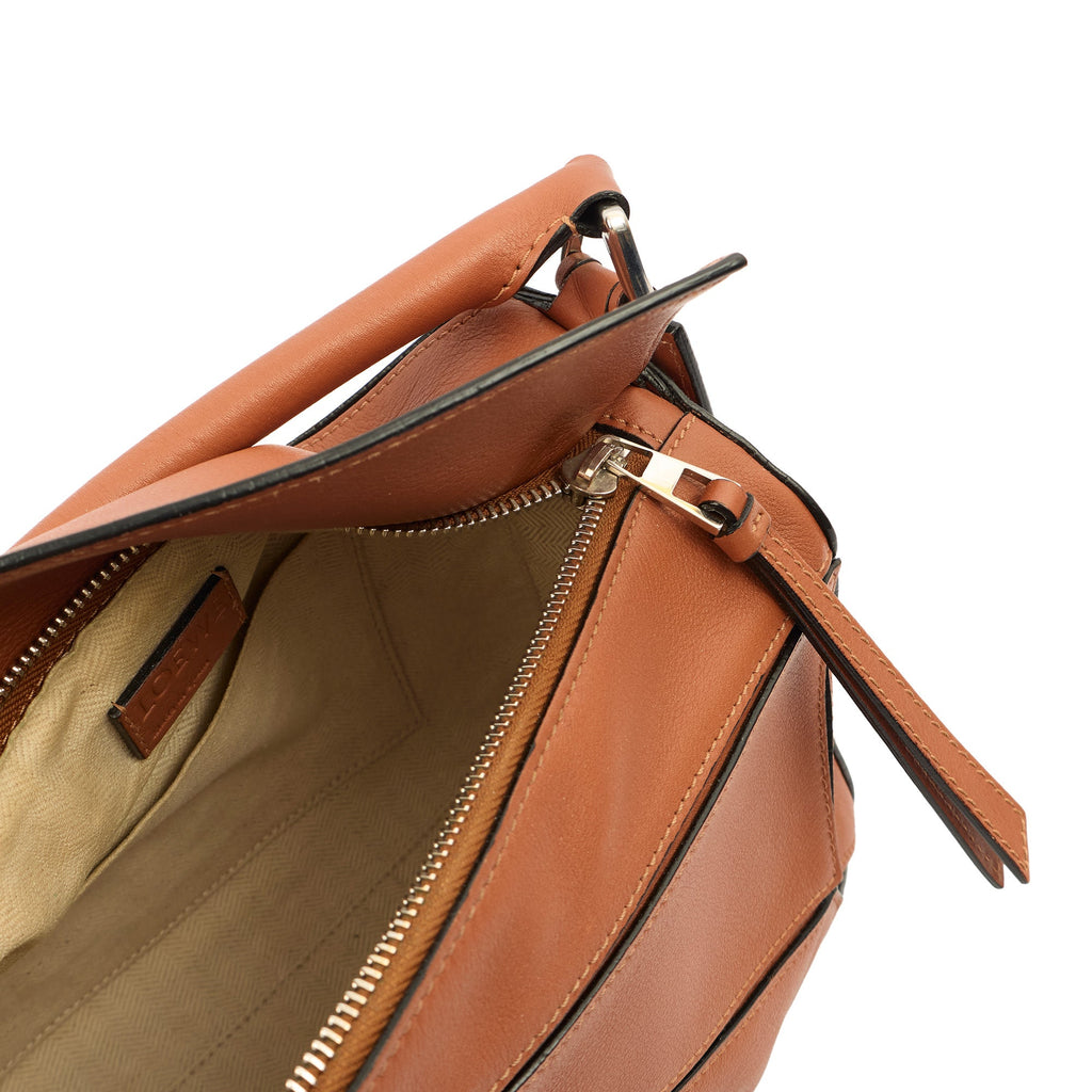 Loewe Cross Body Puzzle - Medium in Brown, Leather