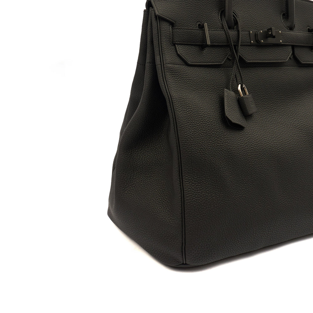 Hermes HAC 40 (Haut à Courroies) in Black, Togo Leather with So Black Hardware