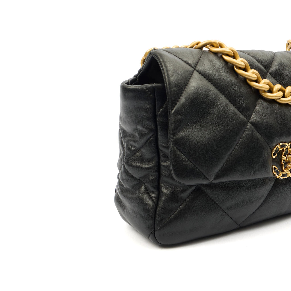Chanel Shoulder Bag Chanel 19 in Black, Calfskin Leather