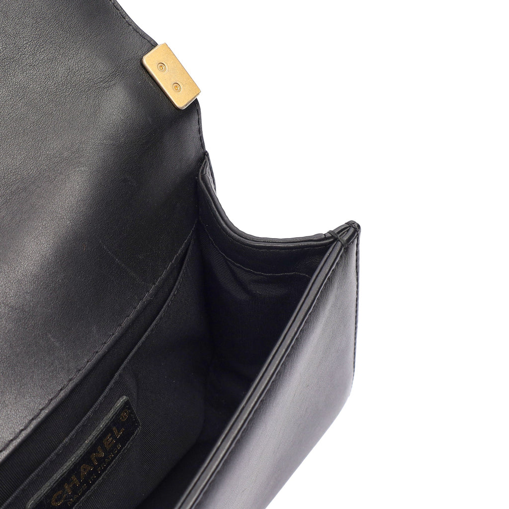 Chanel Shoulder Bag Boy Top Handle - Medium in Black, Calfskin Leather