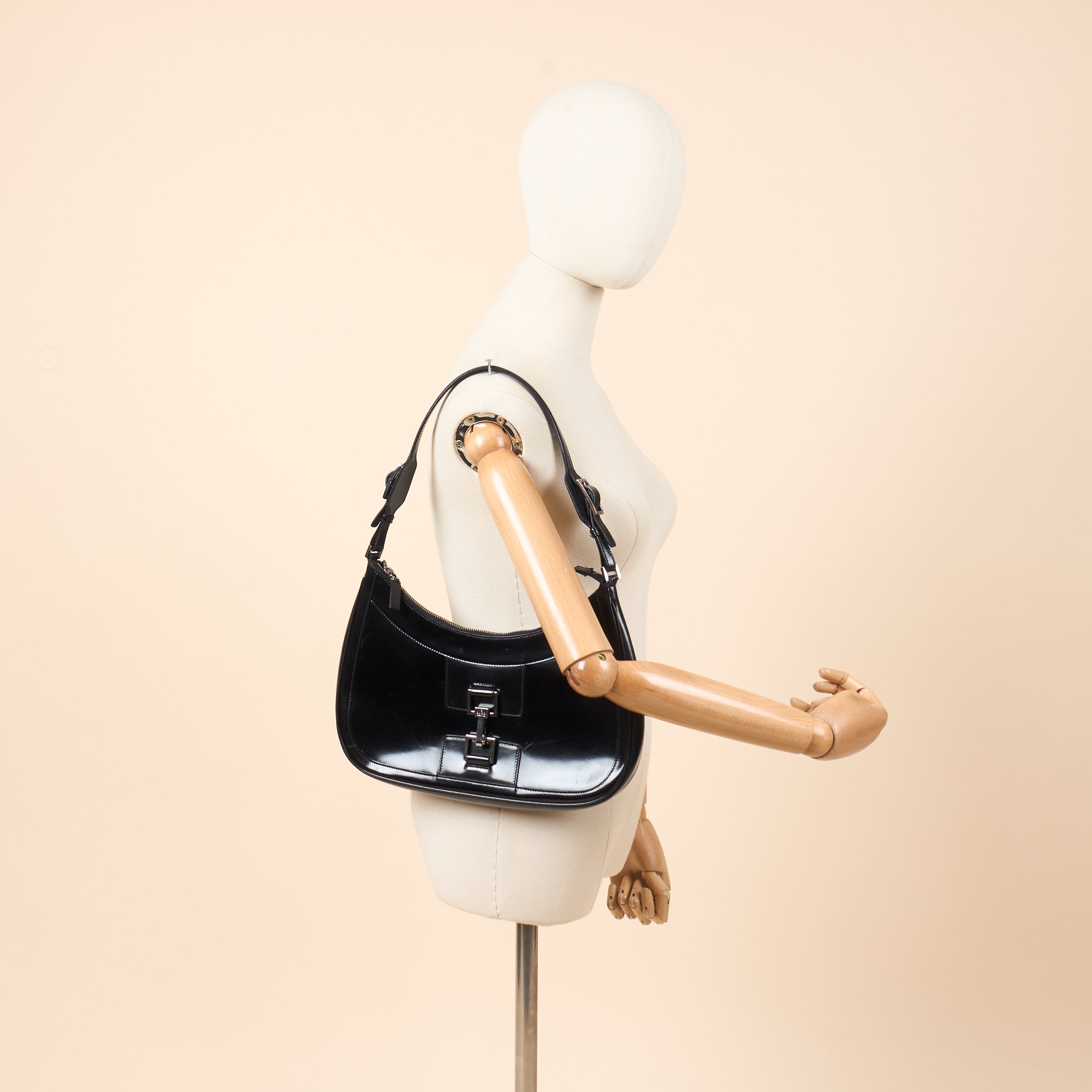 Gucci Shoulder Bag Jackie in Black, Patent Leather