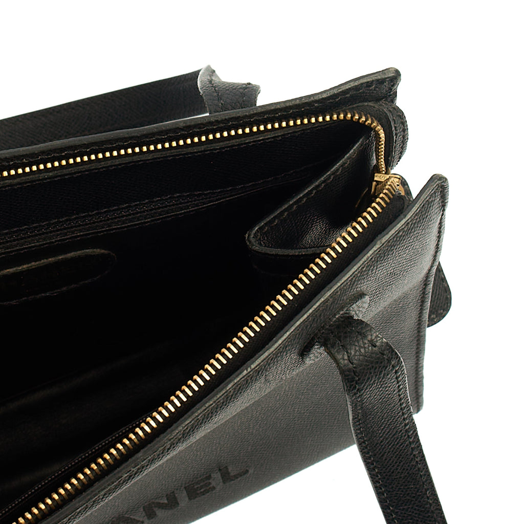 Chanel Tote Vintage Tote in Black, Caviar Leather