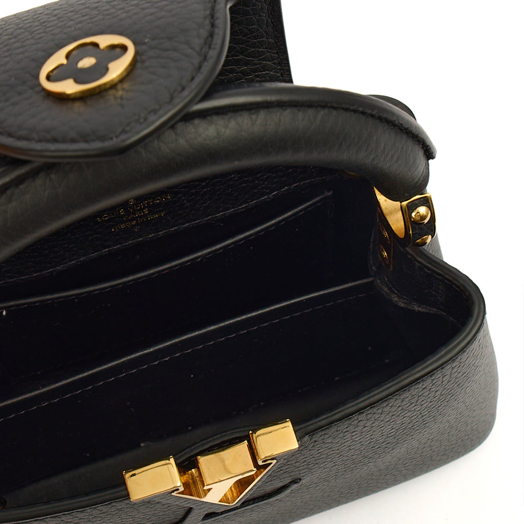 Louis Vuitton Mini Bag Capucines Mini in Black, Taurillon Leather