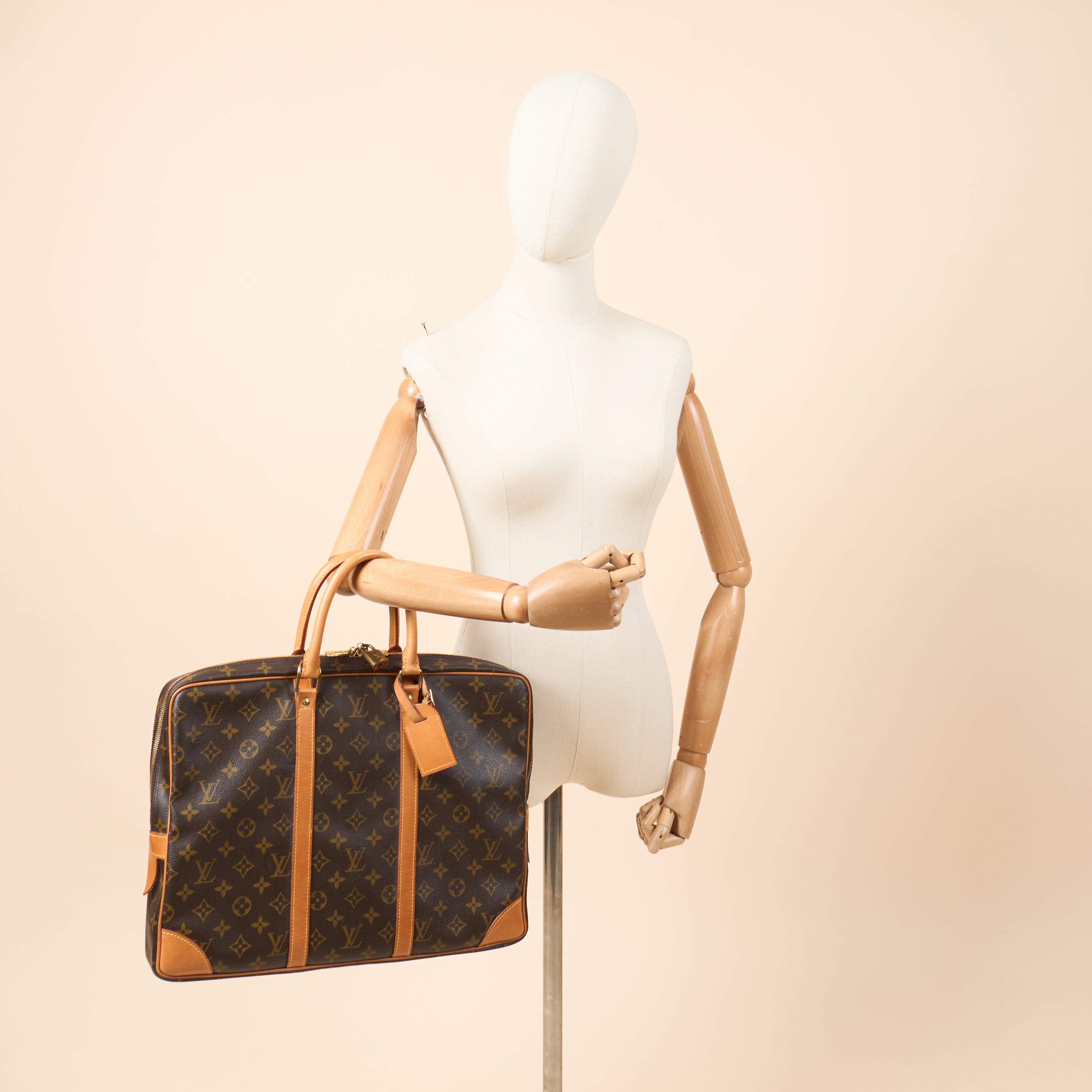 Louis Vuitton Tote Porte-Documents Voyage MM in Monogram, Canvas
