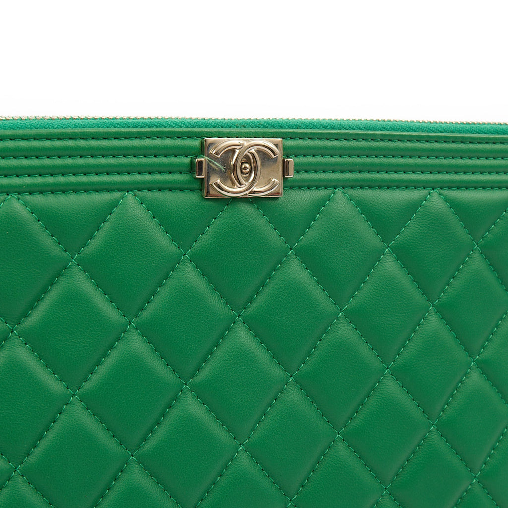 Chanel Clutch Boy Clutch in Green, Lambskin Leather