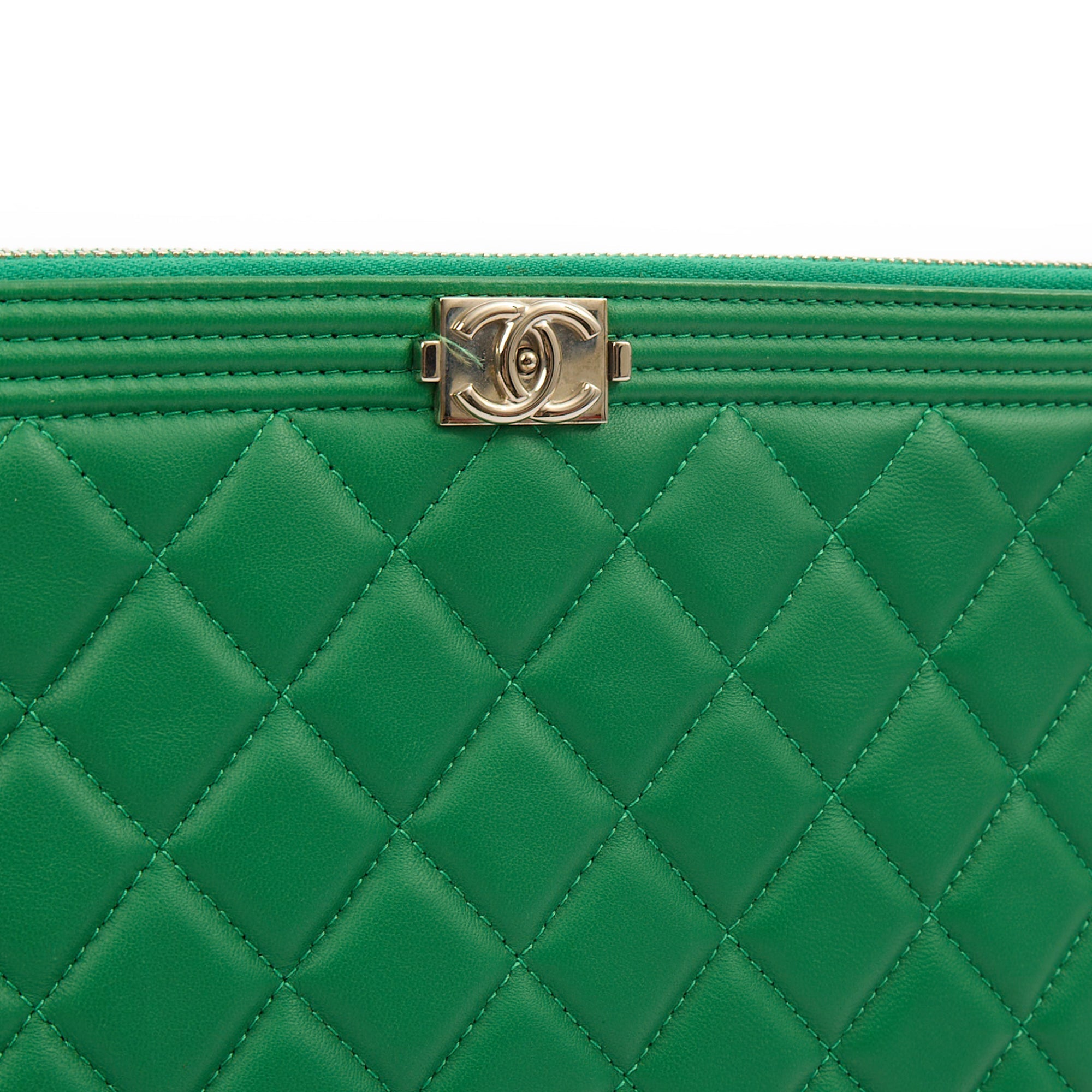 Chanel Clutch Boy Clutch in Green, Lambskin Leather