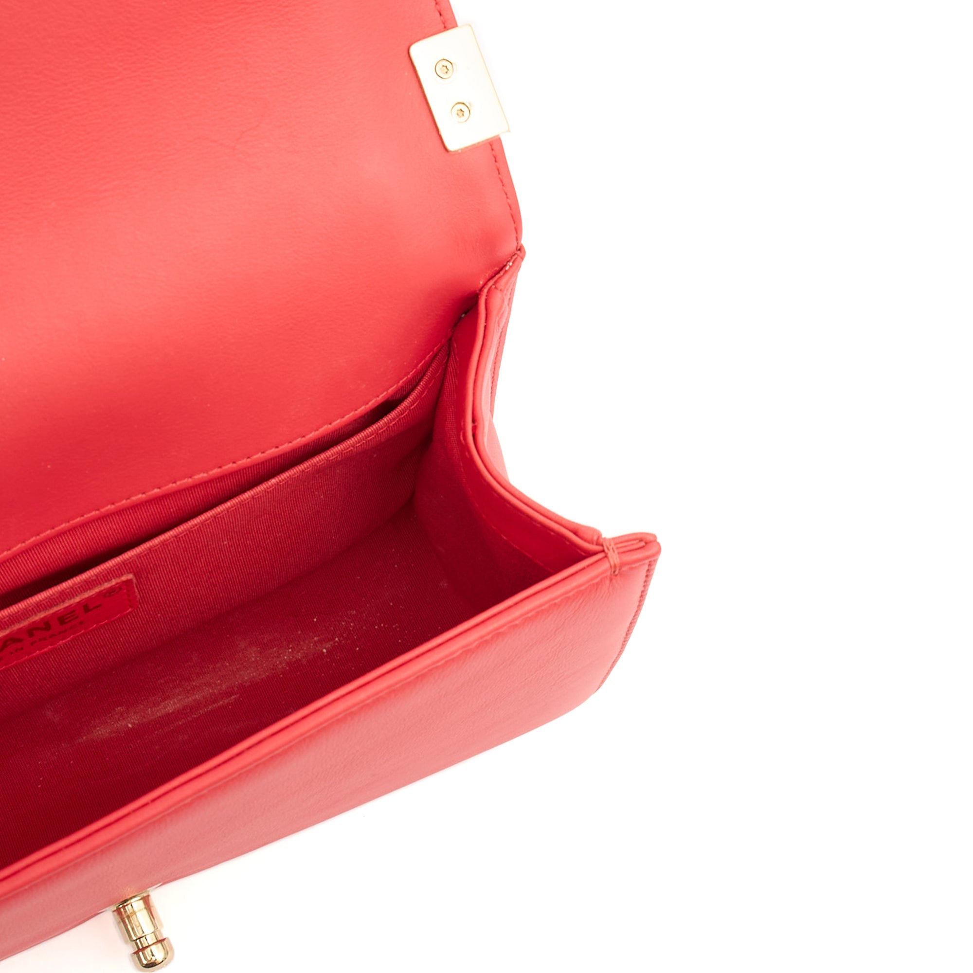 Chanel Shoulder Bag Boy - Medium in Pink, Calfskin Leather
