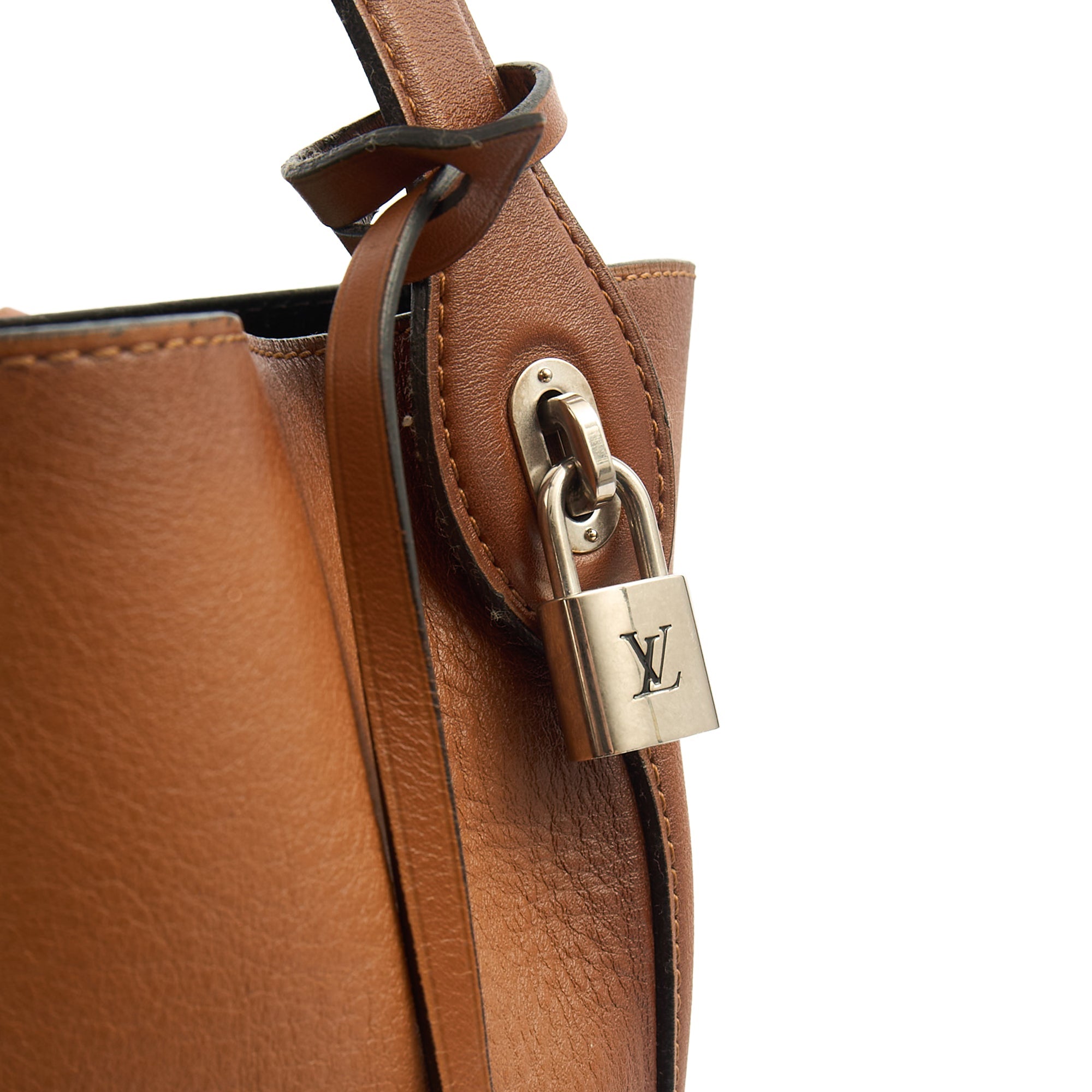 Louis Vuitton Tote Idole in Brown, Calfskin Leather