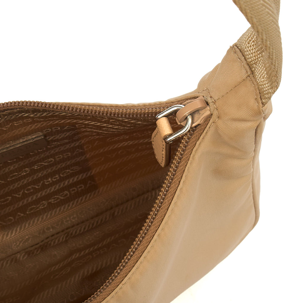 Prada Mini Bag Re-edition 2000 Nylon Mini Bag in Neutral, Nylon