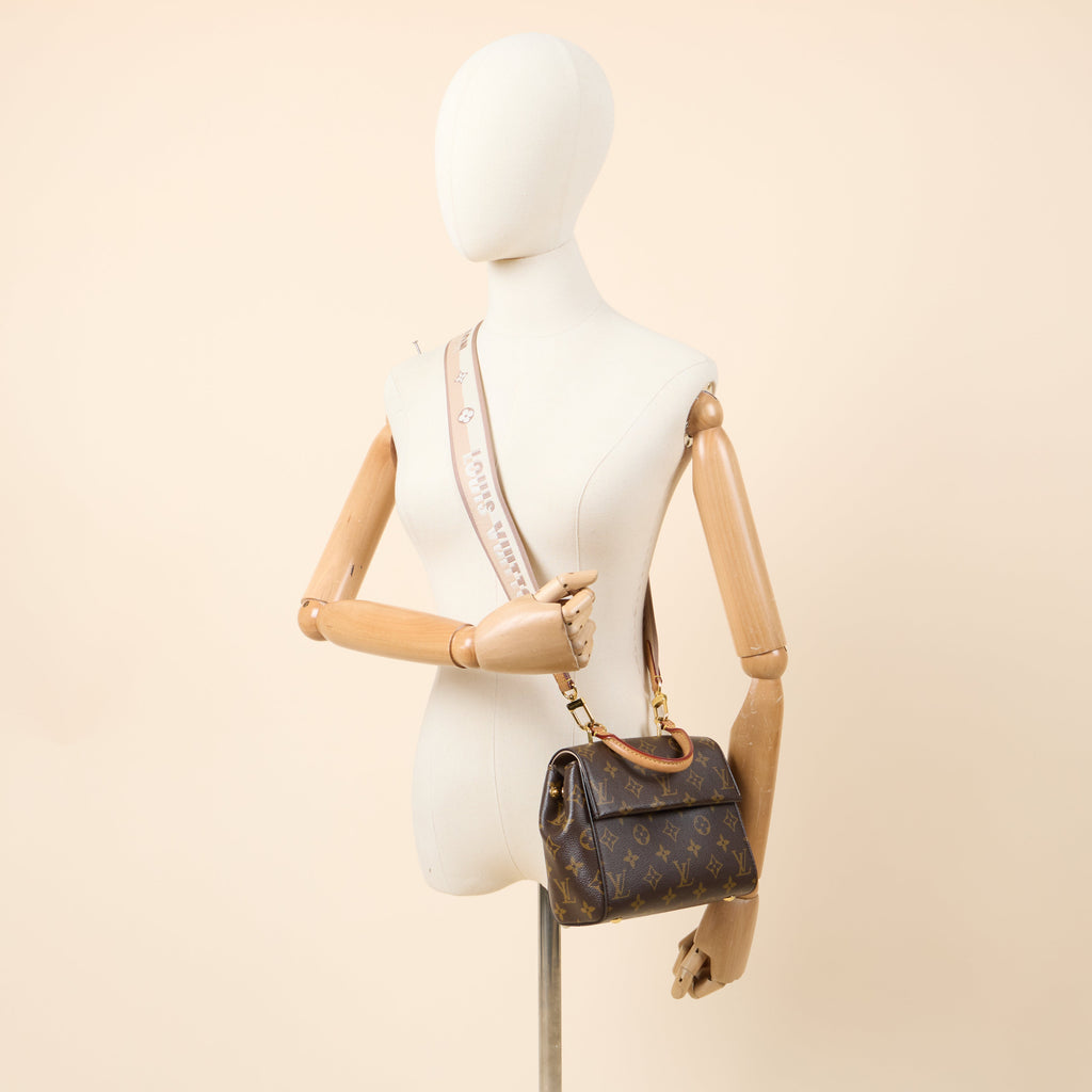 Louis Vuitton Top Handle Cluny MM in Monogram, Canvas