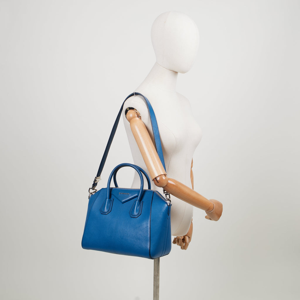 Givenchy Top Handle Antigona - Small in Blue, Leather