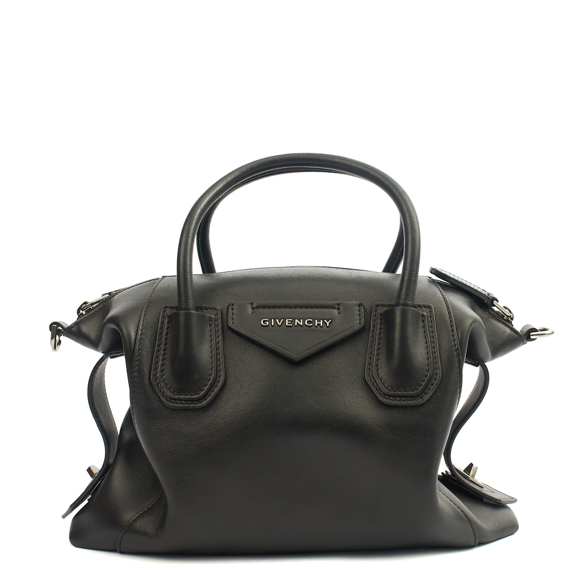 Givenchy Shoulder Bag Antigona Soft - Medium in Black, Leather