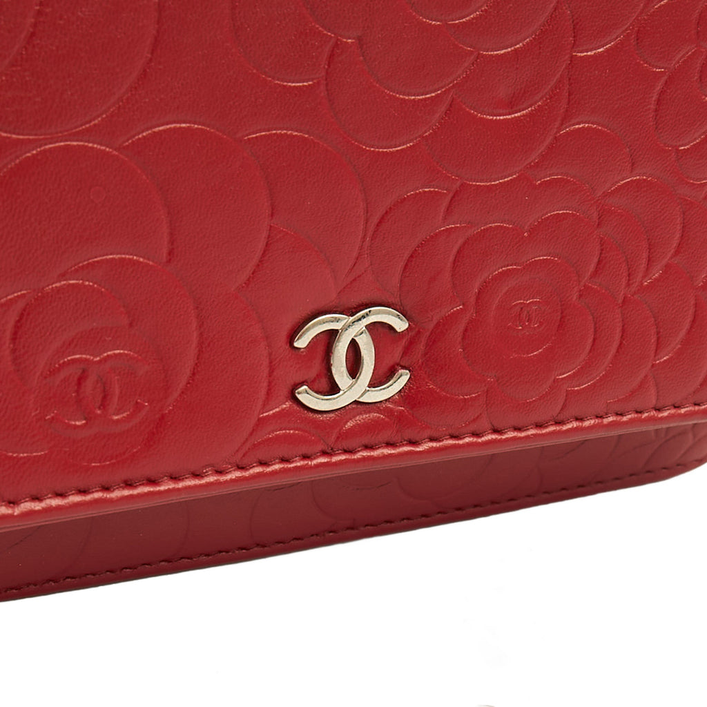Chanel Cross Body Camellia - Wallet On Chain in Red, Lambskin Leather